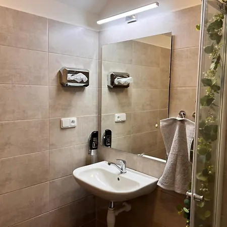 A Restaurace U Sousedu 3*