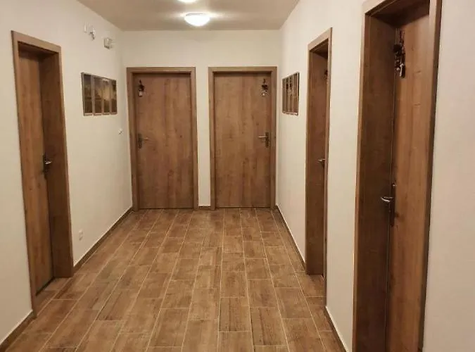 A Restaurace U Sousedu 3* Стражны