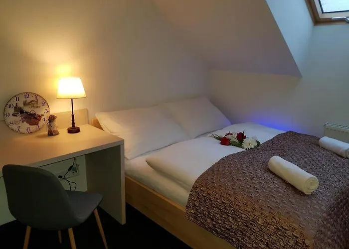 A Restaurace U Sousedu 3* Стражны