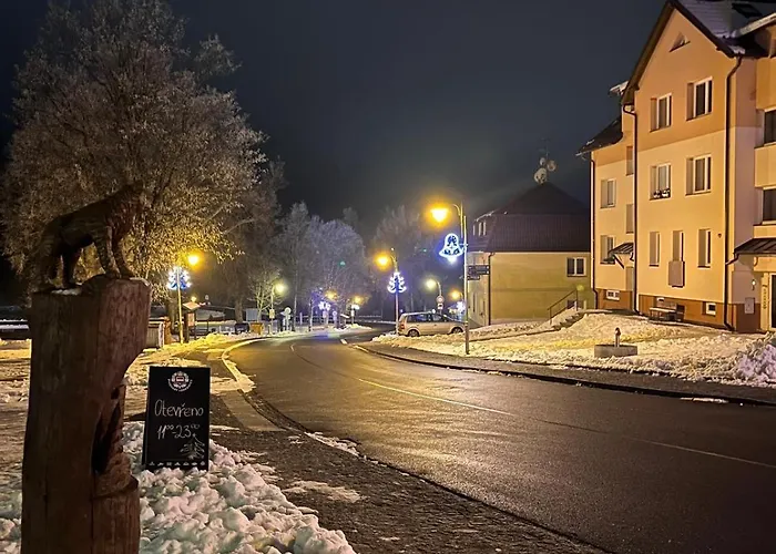 A Restaurace U Sousedu 3* Стражны